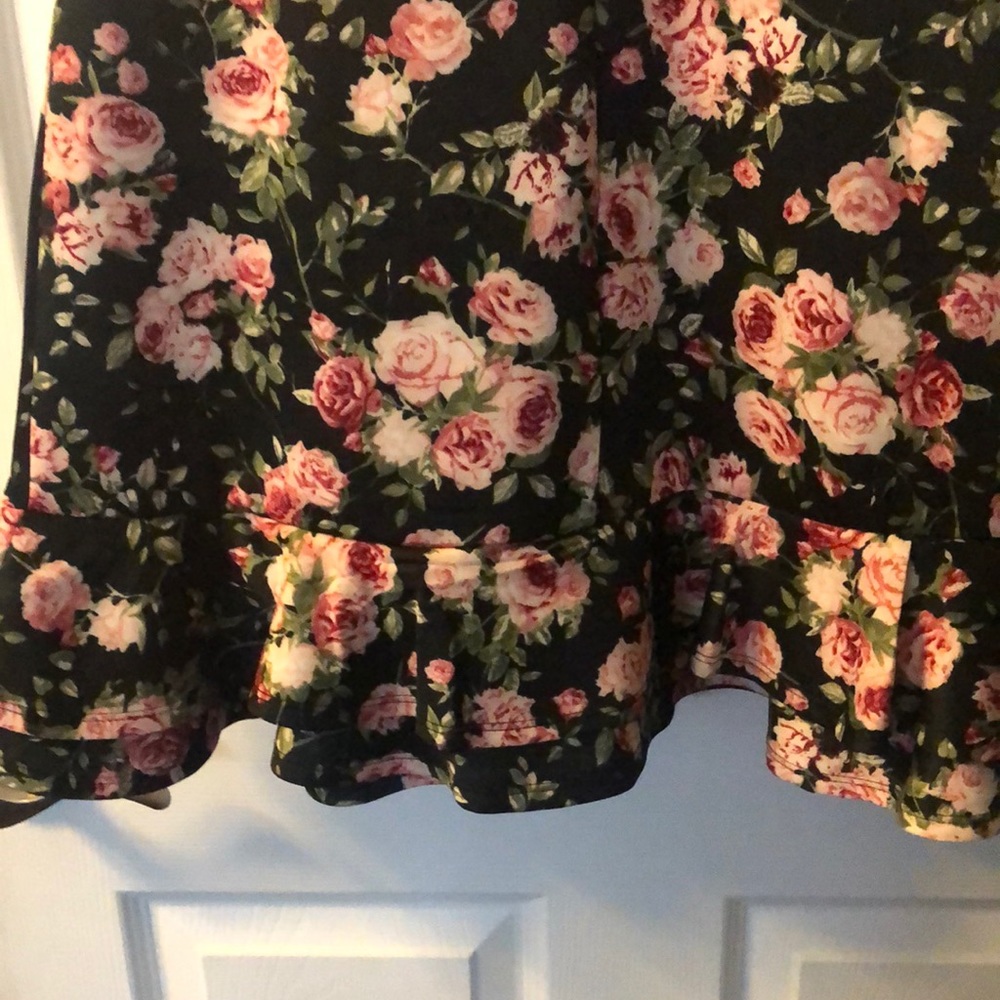 NWT Floral 👗 Ruffle - Picture 3 of 5